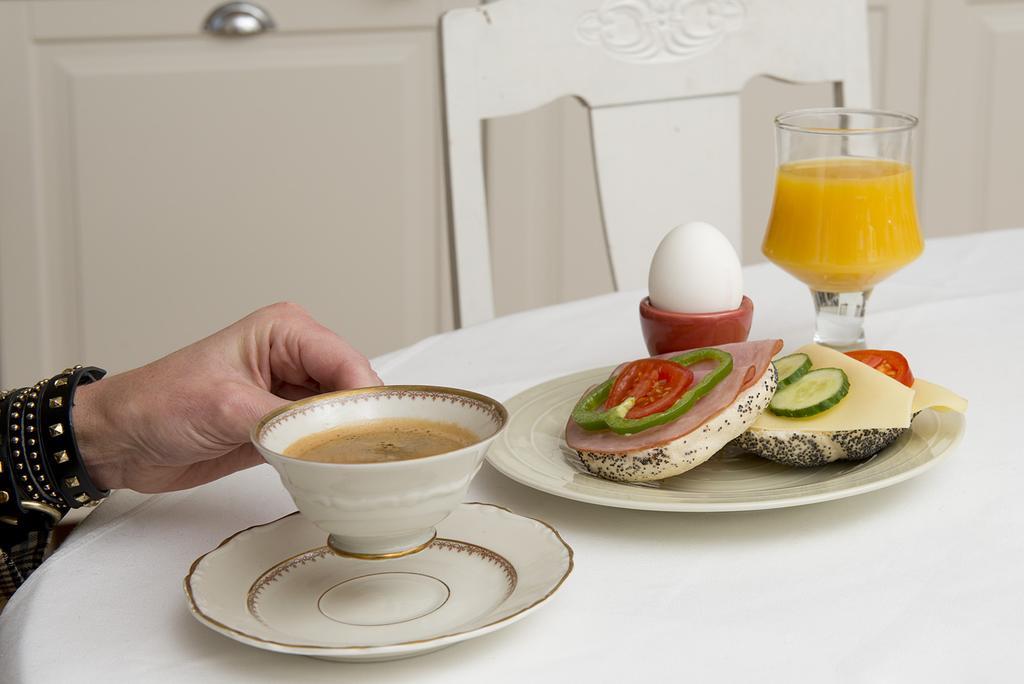 Hotell Aina Kvissleby Екстер'єр фото